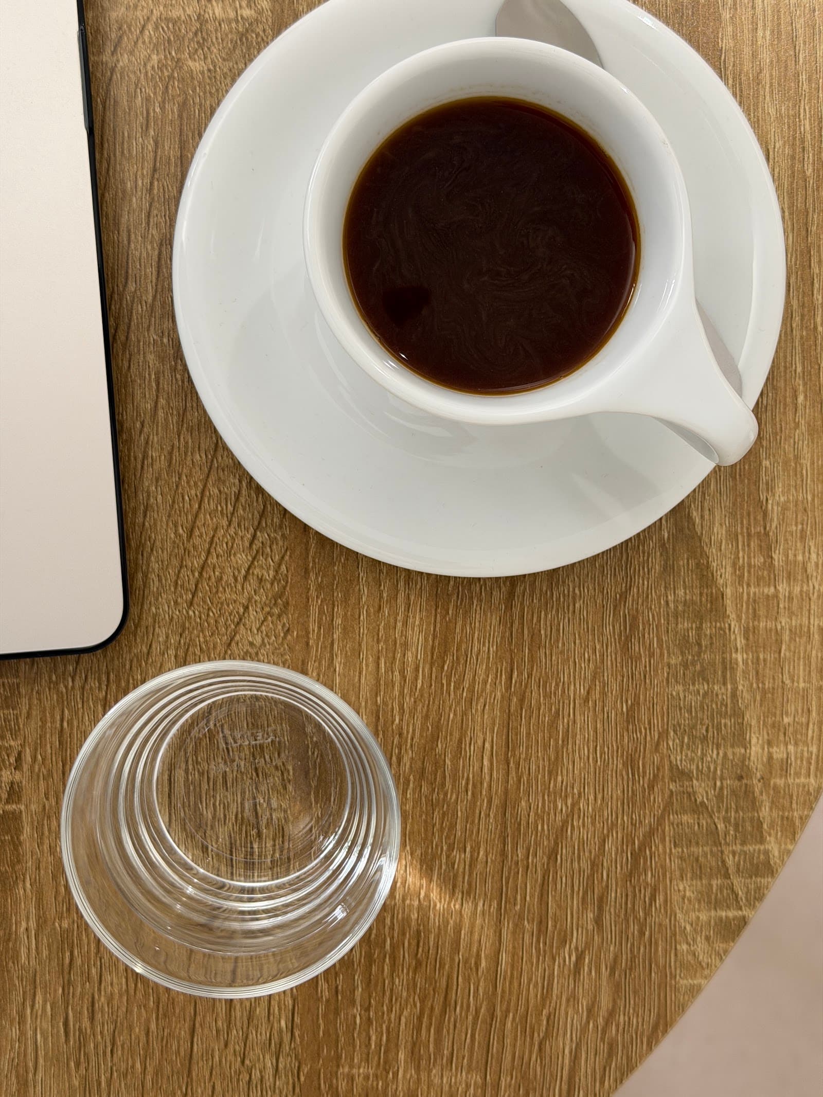 Specialty Coffee Tasse von oben bei MatchaBa